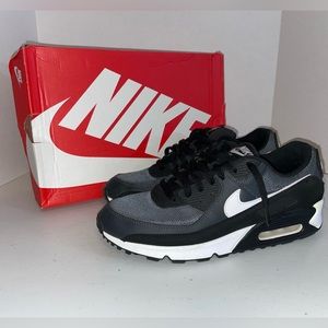 Nike Men’s Air Max 90